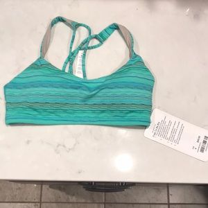 Lululemon Free to be bra size 4NWT